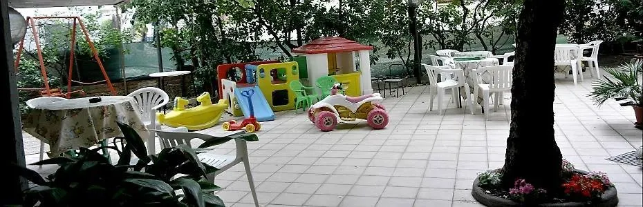 Hotel Villa Del Prato Cucina Romagnola E Possibilita Pacchetto Spiaggia Bellariva Di Rimini イタリア