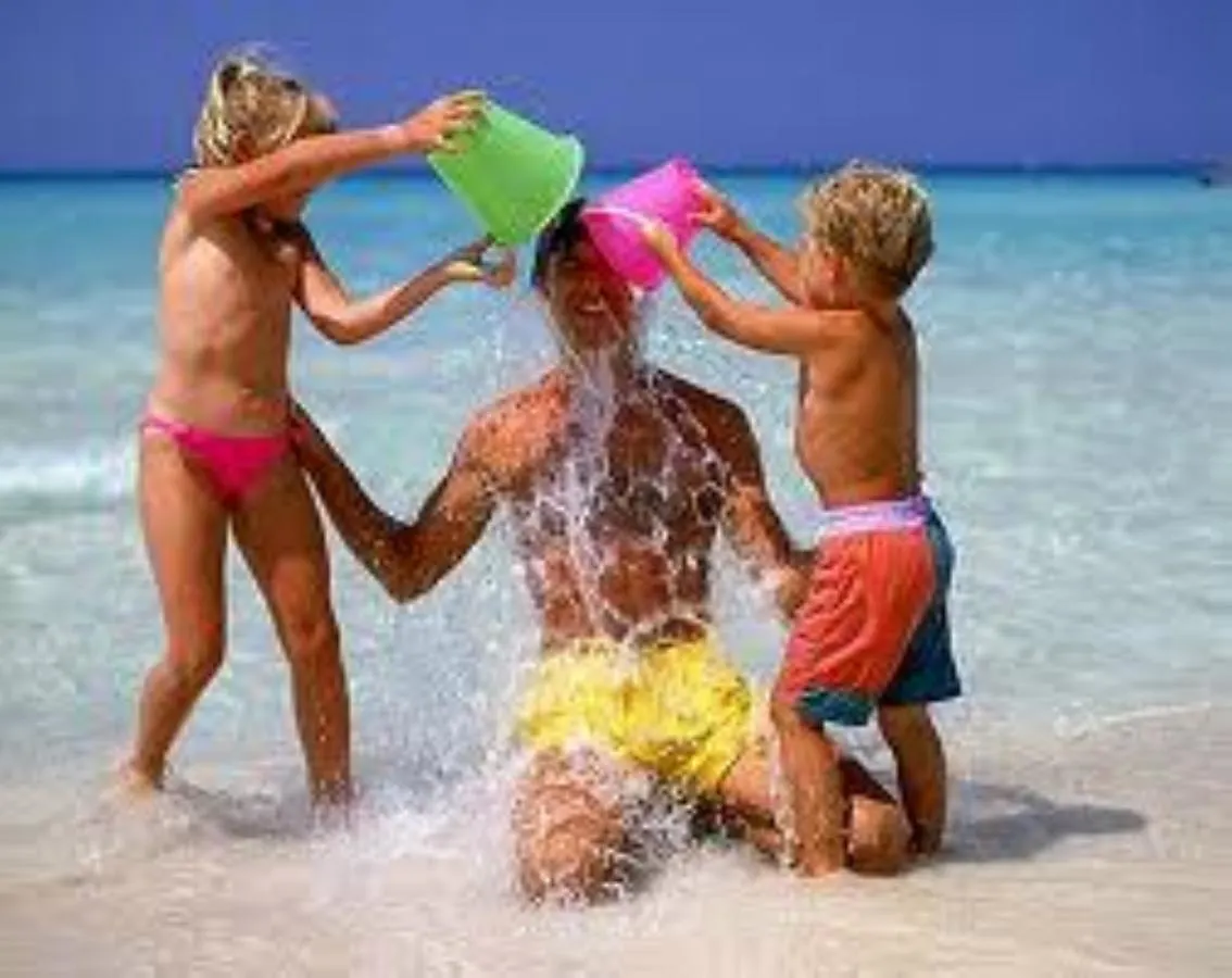 Hotel Villa Del Prato Cucina Romagnola E Possibilita Pacchetto Spiaggia Bellariva Di Rimini 2*,  イタリア